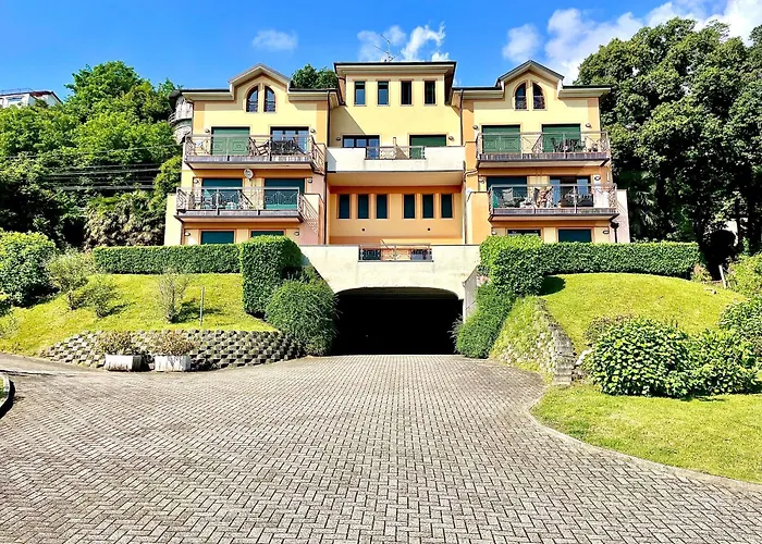 Elegant & Comfortable Modern Home With Swimming Pool