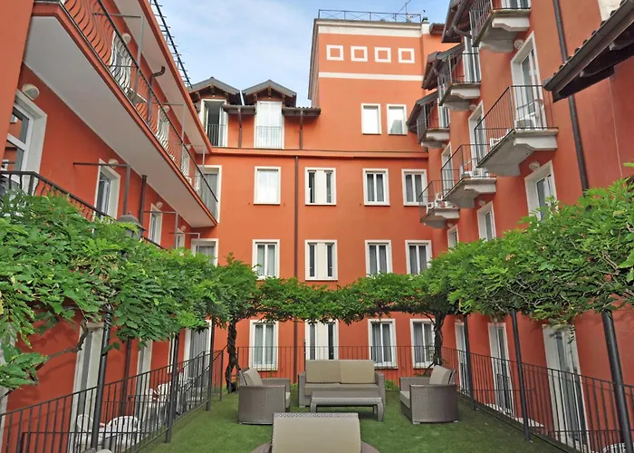 Cavour 30TRE - Hotel Moderno